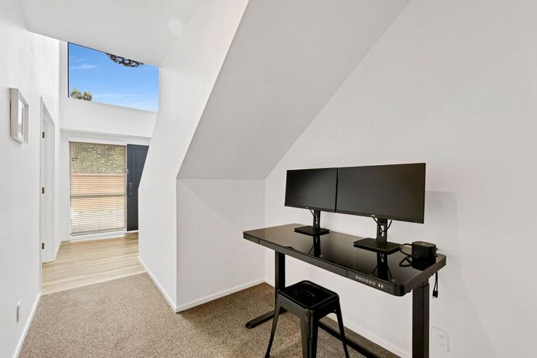 Photo of property in 9 Clyde Road, Upper Riccarton, Christchurch, 8041