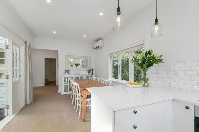 Photo of property in 6 Kowhai Street, Eastbourne, Lower Hutt, 5013