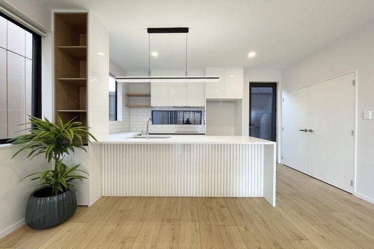 Photo of property in 44e Sylvan Crescent, Te Atatu South, Auckland, 0610