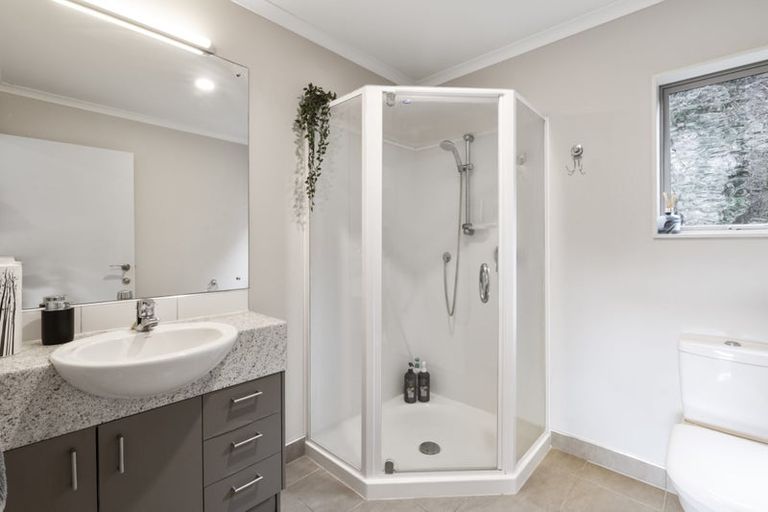 Photo of property in 31a Ocean View Road, Hatfields Beach, Orewa, 0931