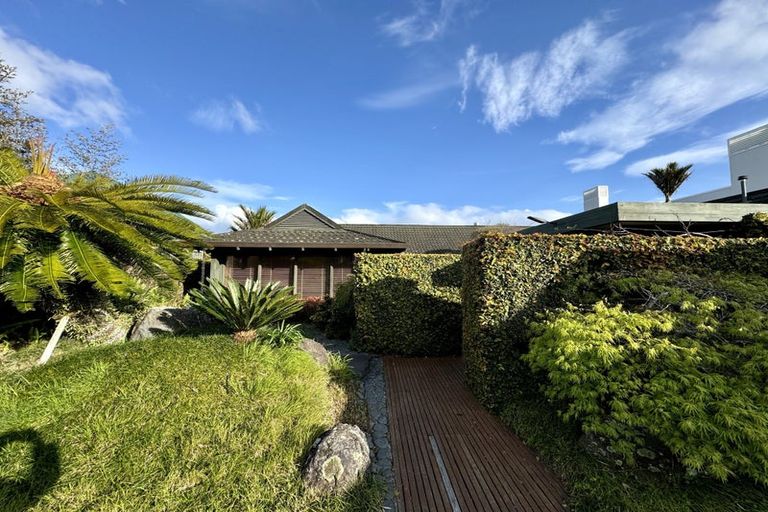 Photo of property in 10 Marine Terrace, Bayswater, Auckland, 0622
