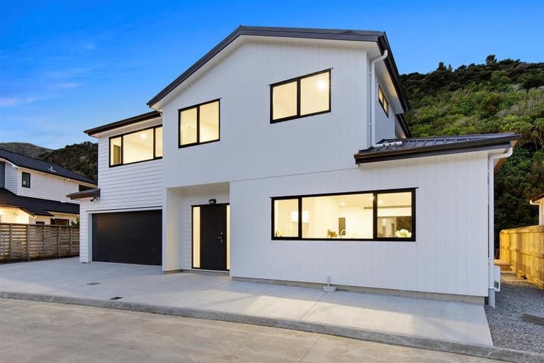 Photo of property in 5 Pihipihi Way, Crofton Downs, Wellington, 6035