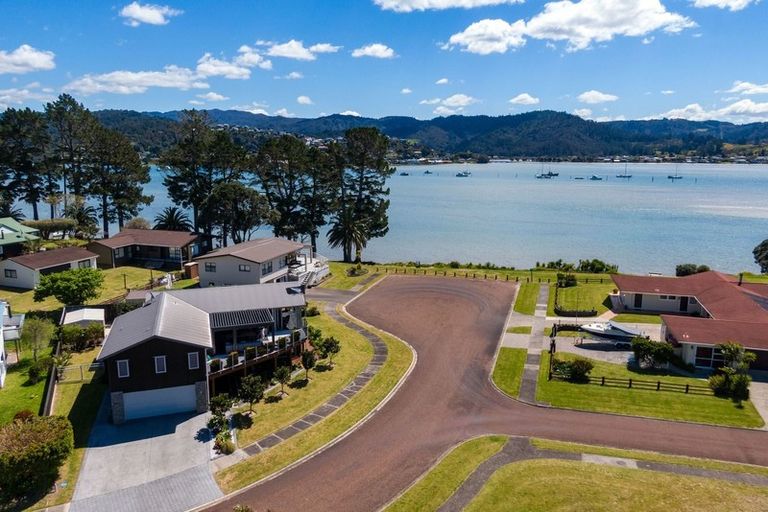 Photo of property in 3 Brodie Lane, Pauanui, Hikuai, 3579