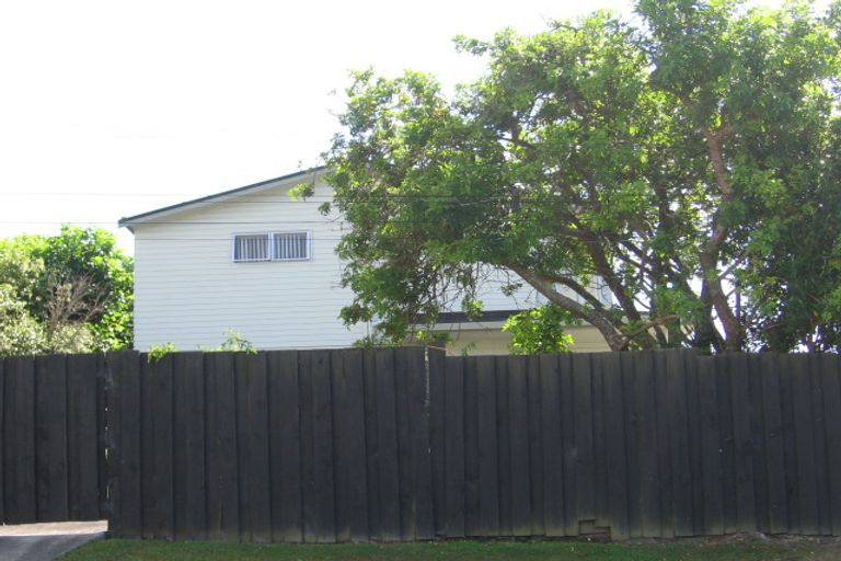 Photo of property in 2/38 Masterton Road, Rothesay Bay, Auckland, 0630