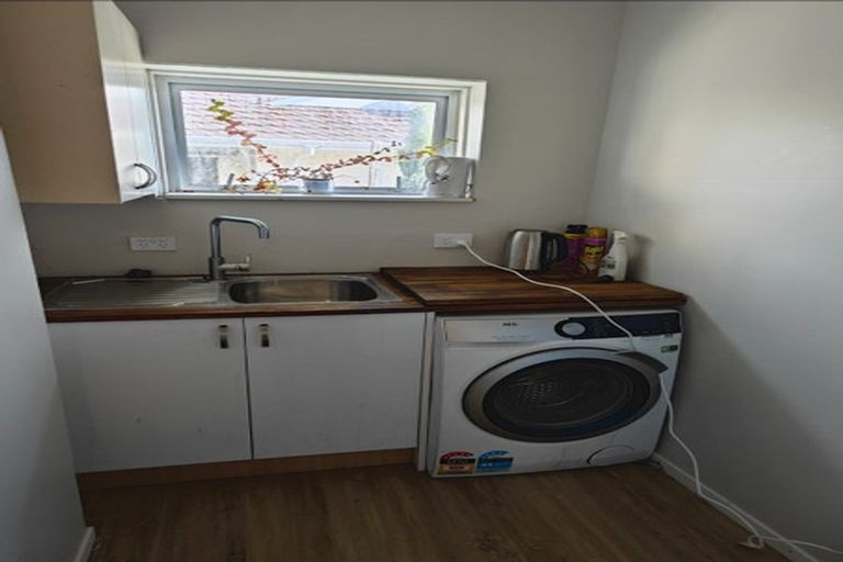 Photo of property in 50 Woodhouse Avenue, Karori, Wellington, 6012