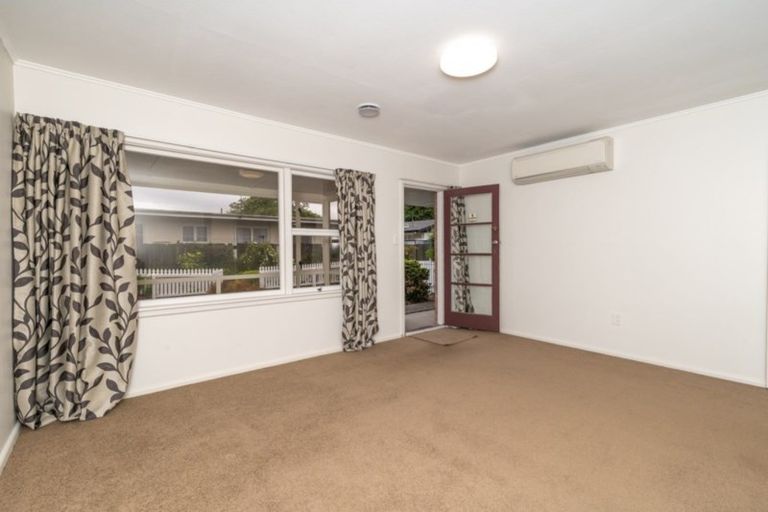 Photo of property in 3/9a Curletts Road, Sockburn, Christchurch, 8042