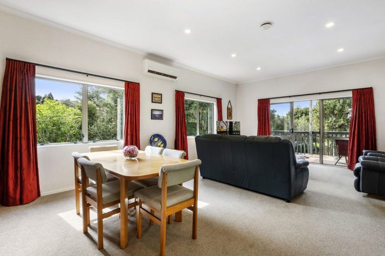 Photo of property in 17 Woodridge Avenue, Northcross, Auckland, 0630