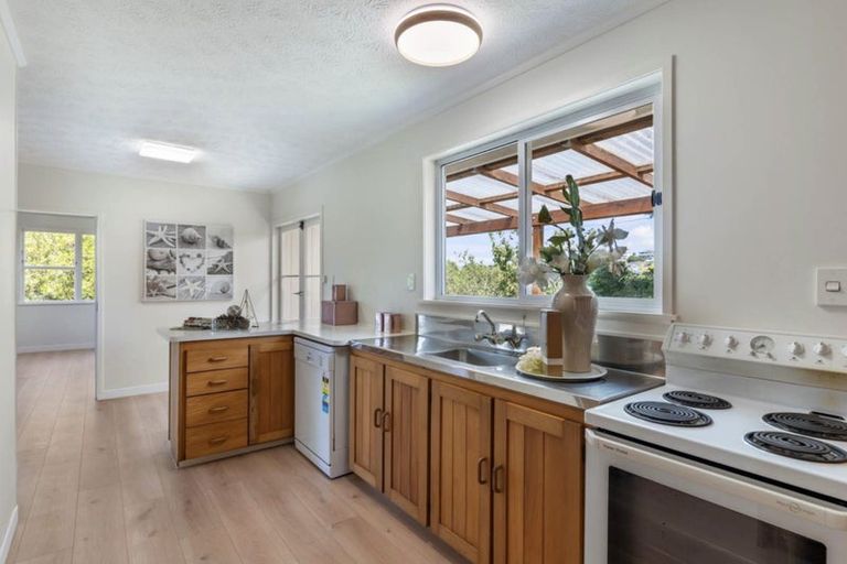 Photo of property in 14 Bentley Avenue, Glenfield, Auckland, 0629