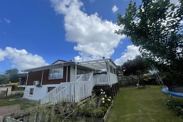 Photo of property in 1/1 Ribblesdale Road, Henderson, Auckland, 0612