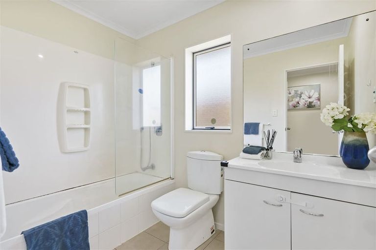 Photo of property in 52 Foxlaw Street, Randwick Park, Auckland, 2105