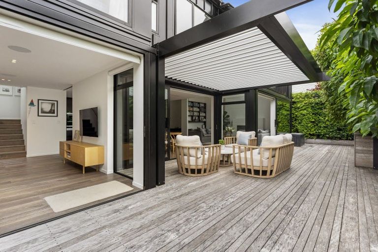Photo of property in 25a Premier Avenue, Point Chevalier, Auckland, 1022