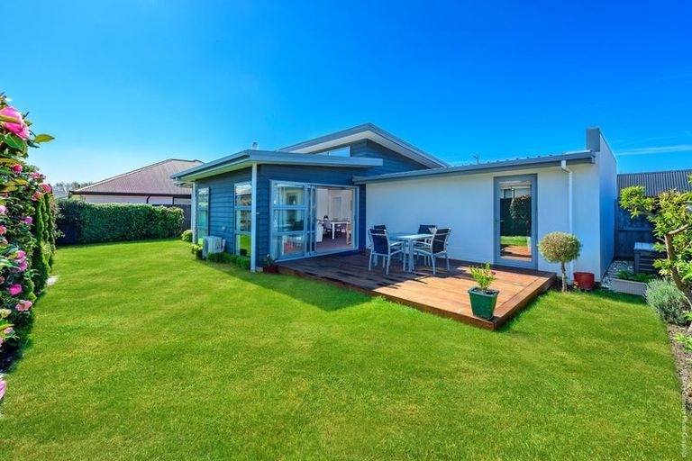 Photo of property in 10 Meyer Crescent, Halswell, Christchurch, 8025