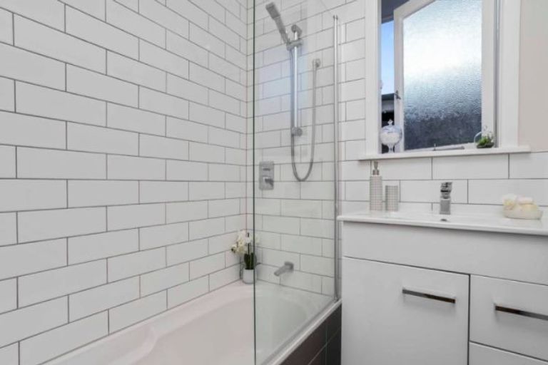 Photo of property in 1/15 Elizabeth Street, Papakura, 2110