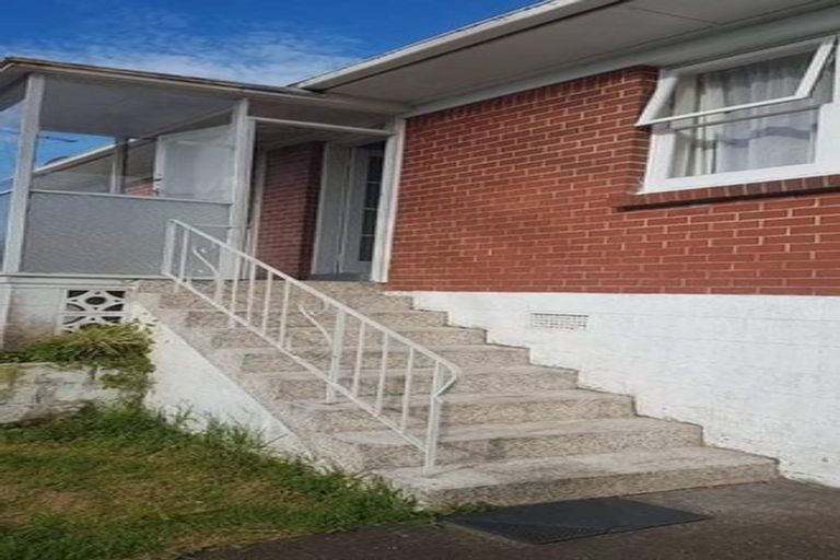 Photo of property in 1/402 Mount Albert Road, Mount Roskill, Auckland, 1041