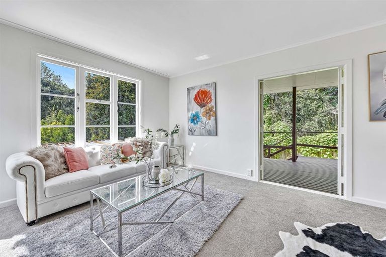 Photo of property in 1/11 Glenfern Road, Mellons Bay, Auckland, 2014