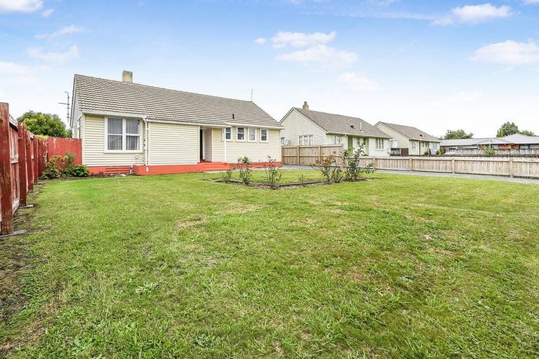 Photo of property in 22 Paul Crescent, Fairfield, Hamilton, 3214