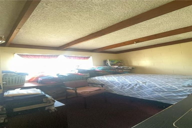 Photo of property in 15a Earlsworth Road, Mangere East, Auckland, 2024