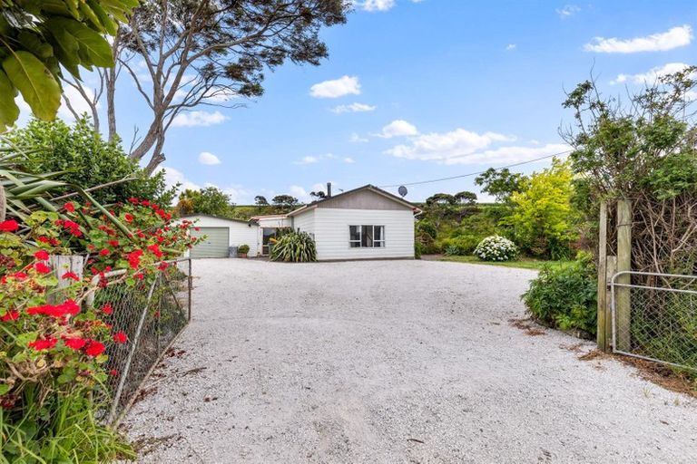 Photo of property in 3265 South Head Road, South Head, Helensville, 0874