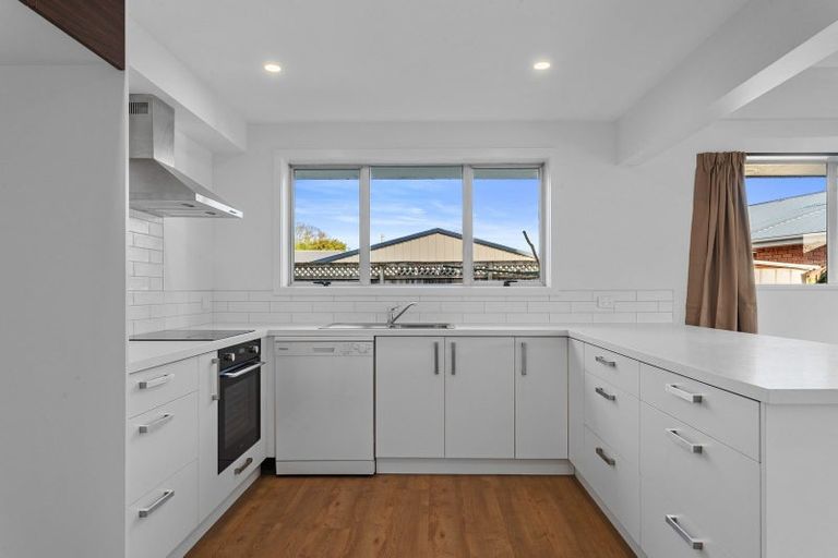 Photo of property in 140 Matsons Avenue, Papanui, Christchurch, 8053