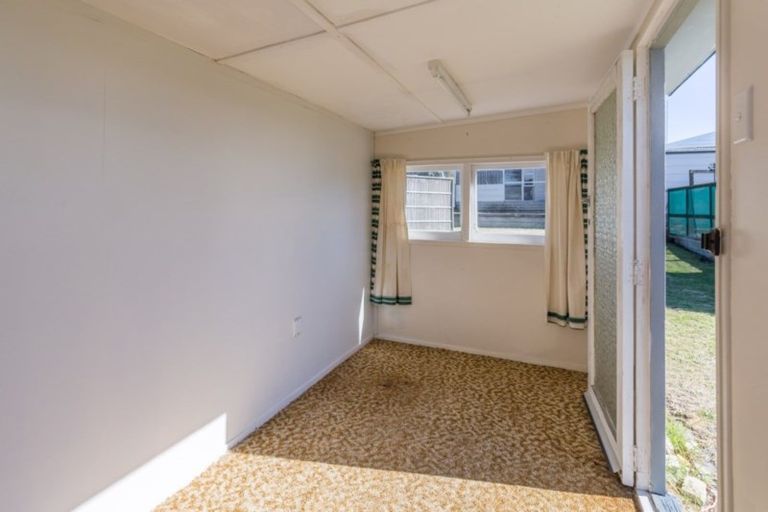 Photo of property in 19 Raukawa Street, Himatangi Beach, Foxton, 4891