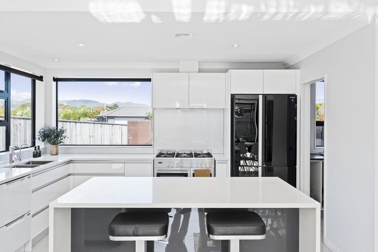 Photo of property in 11 Petrel Close, Paraparaumu Beach, Paraparaumu, 5032