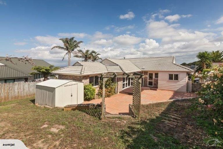 Photo of property in 14 Ribbonwood Crescent, Goodwood Heights, Auckland, 2105