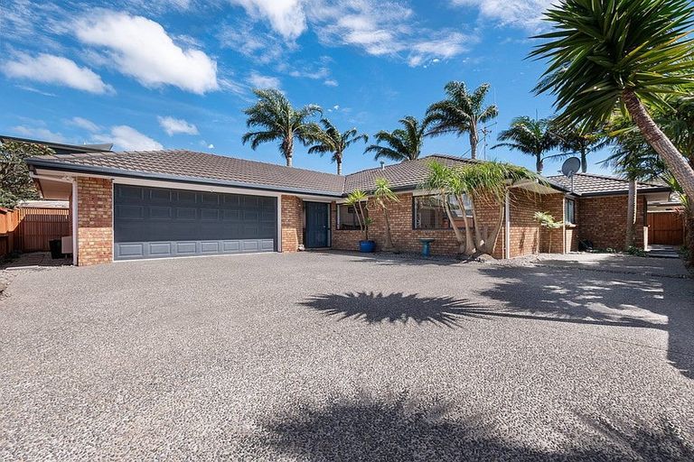 Photo of property in 32 Aranui Drive, Papamoa Beach, Papamoa, 3118
