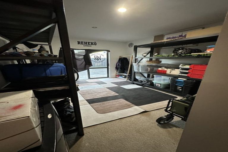 Photo of property in 6 Minton Place, Manurewa, Auckland, 2102