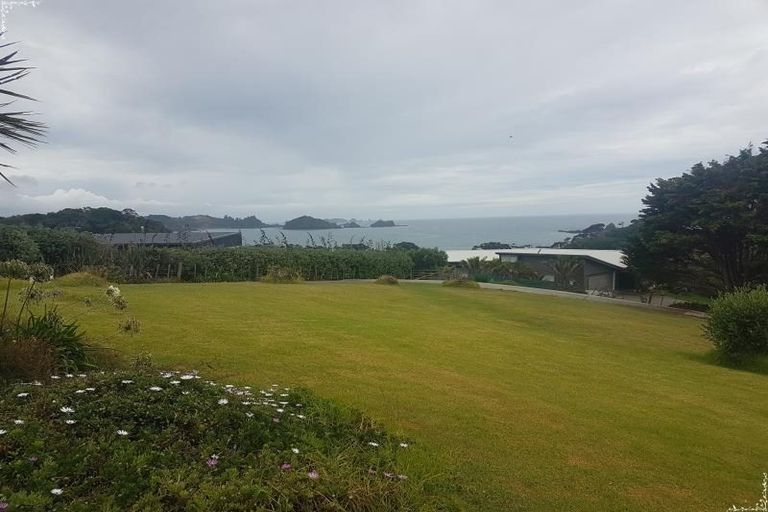 Photo of property in 155 Rockell Road, Whananaki, Hikurangi, 0181