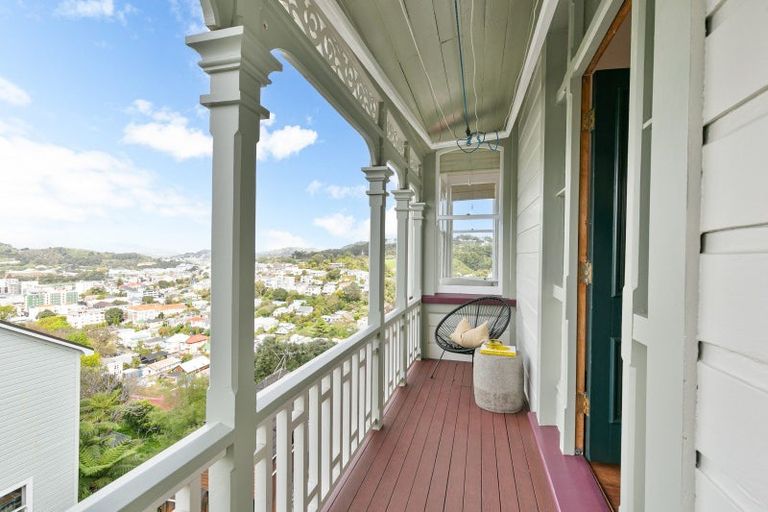 Photo of property in 49 Devon Street, Aro Valley, Wellington, 6021