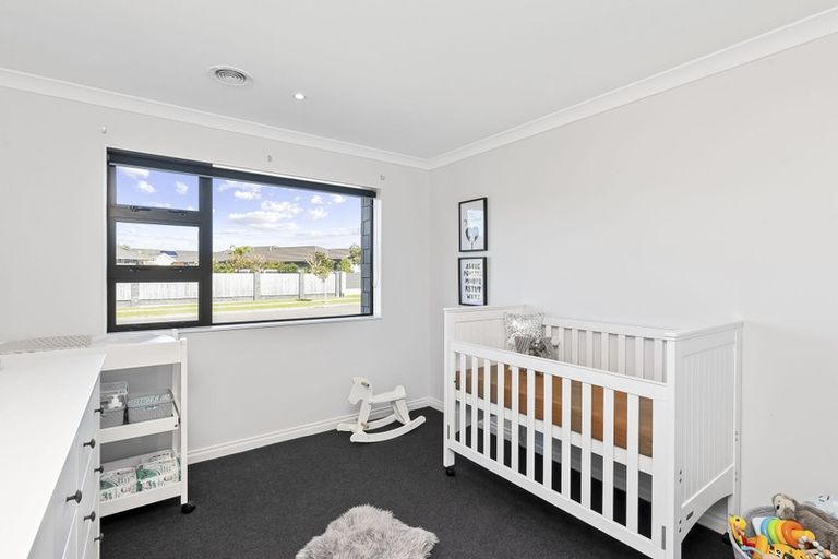 Photo of property in 11 Petrel Close, Paraparaumu Beach, Paraparaumu, 5032