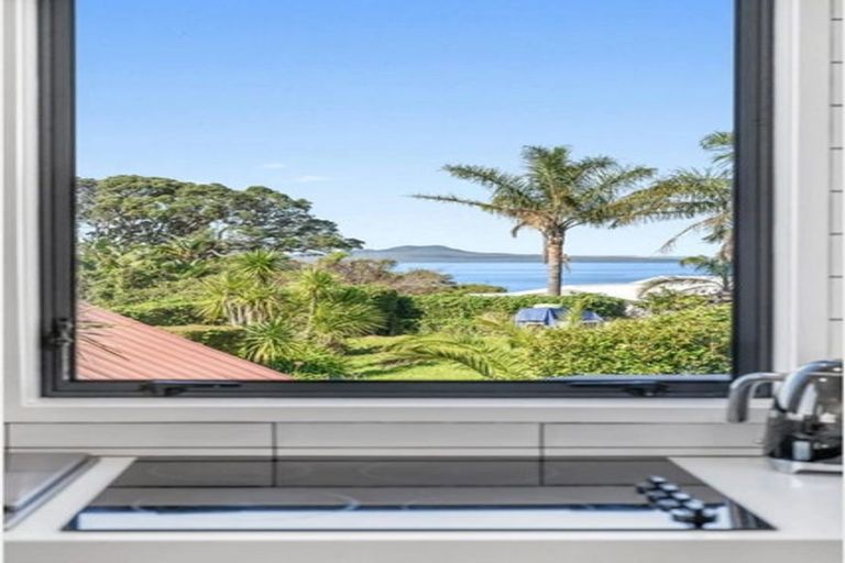 Photo of property in 16a Valley Road, Browns Bay, Auckland, 0630
