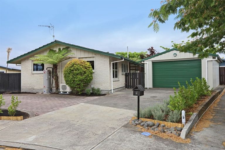 Photo of property in 10 Carl Avenue, Havelock North, 4130