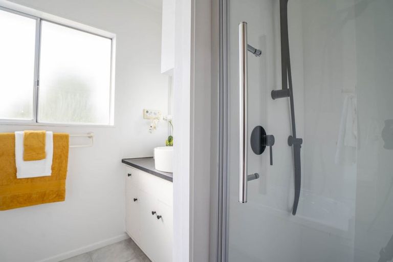 Photo of property in 4 Halswater Drive, Churton Park, Wellington, 6037