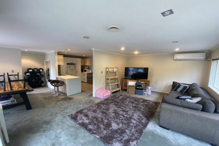 Photo of property in 5 Chloe Place, Massey, Auckland, 0614