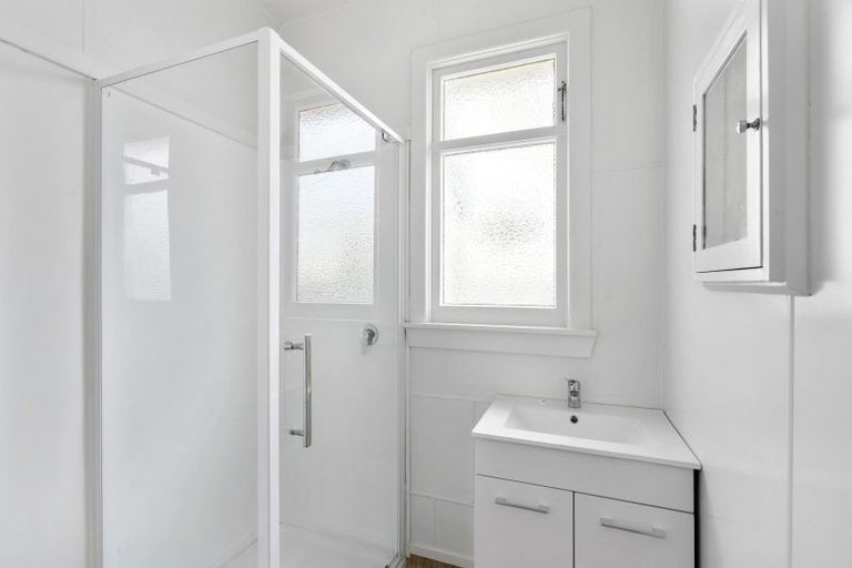 Photo of property in 142 Carlyle Street, Napier South, Napier, 4110