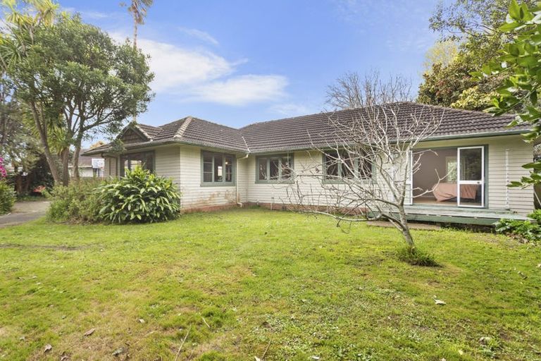 Photo of property in 17 Kervil Avenue, Te Atatu Peninsula, Auckland, 0610