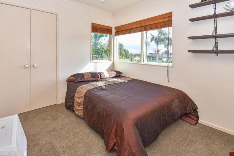 Photo of property in 45e Redoubt Road, Goodwood Heights, Auckland, 2105