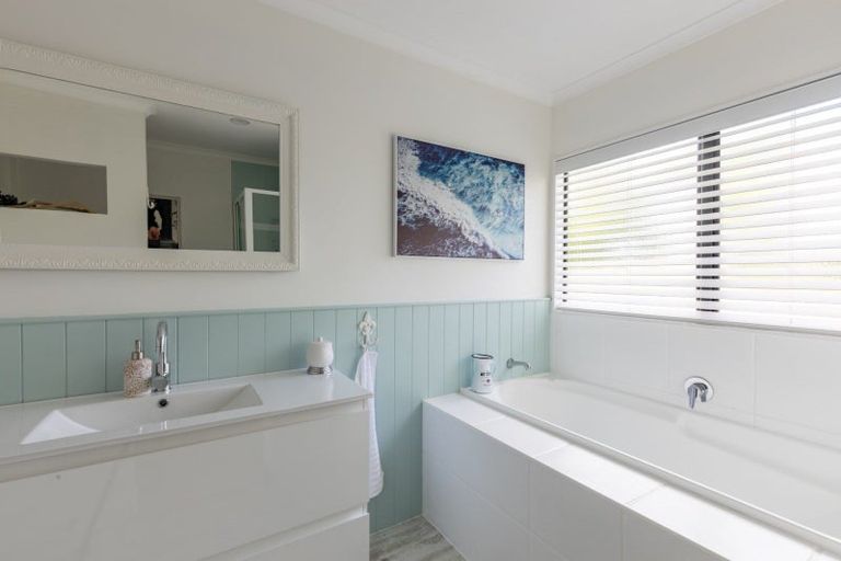 Photo of property in 54 Oreti Crescent, Papamoa Beach, Papamoa, 3118