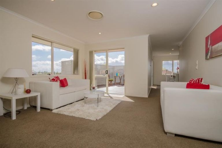 Photo of property in 4 Innisowen Place, Flat Bush, Auckland, 2019