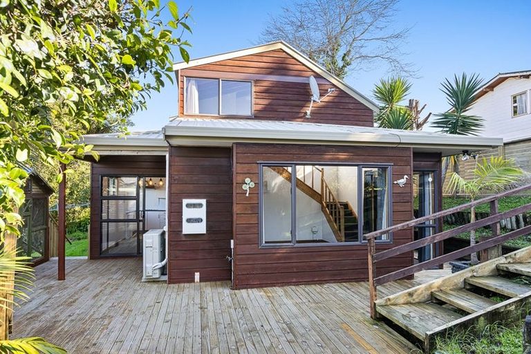 Photo of property in 1/86 Waimumu Road, Massey, Auckland, 0614