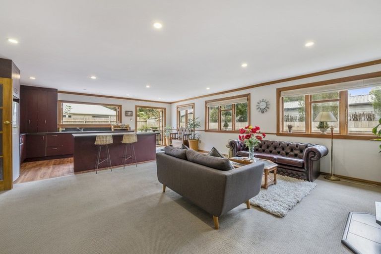 Photo of property in 30 Black Beech Street, Birchville, Upper Hutt, 5018