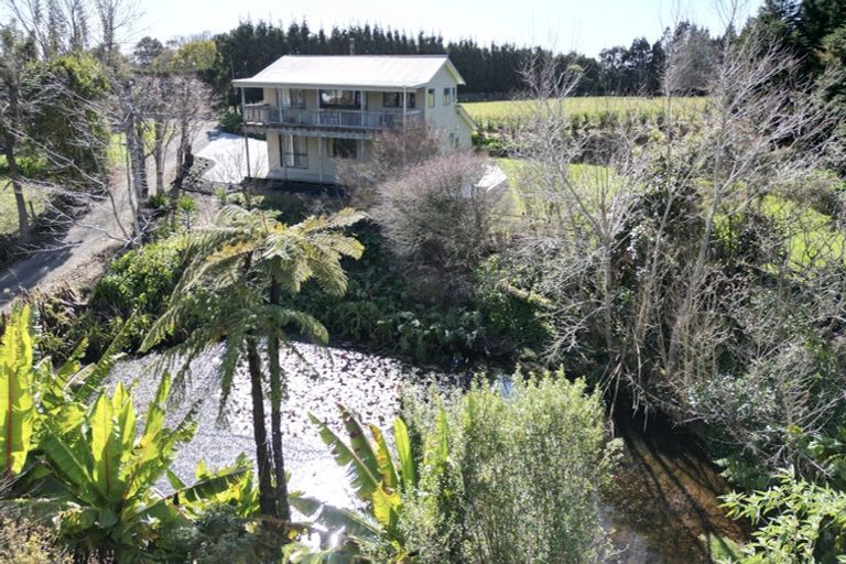Photo of property in 172 Paraite Road, Paraite, New Plymouth, 4373
