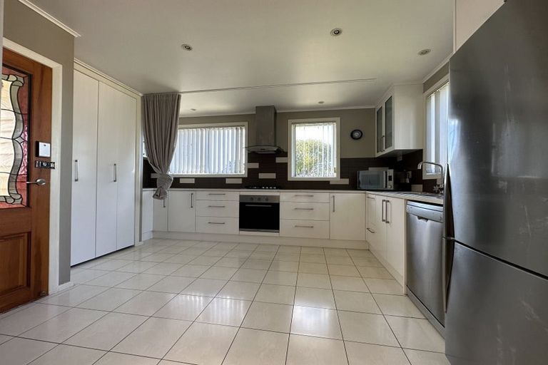 Photo of property in 168a Carlisle Road, Northcross, Auckland, 0632