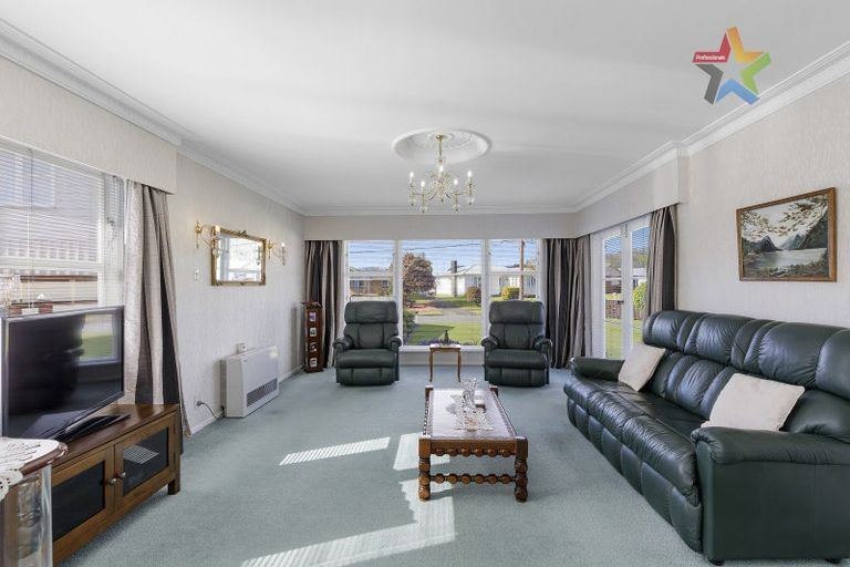 Photo of property in 33 Rosebank Avenue, Avalon, Lower Hutt, 5011