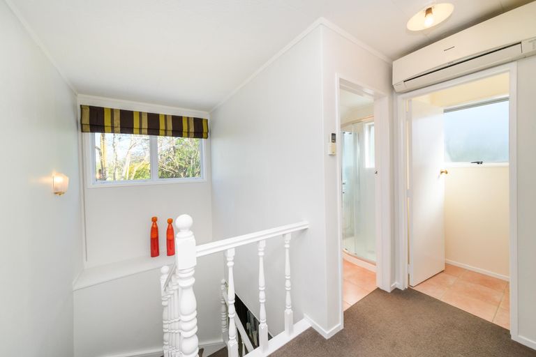 Photo of property in 15 Elmira Avenue, Hokowhitu, Palmerston North, 4410