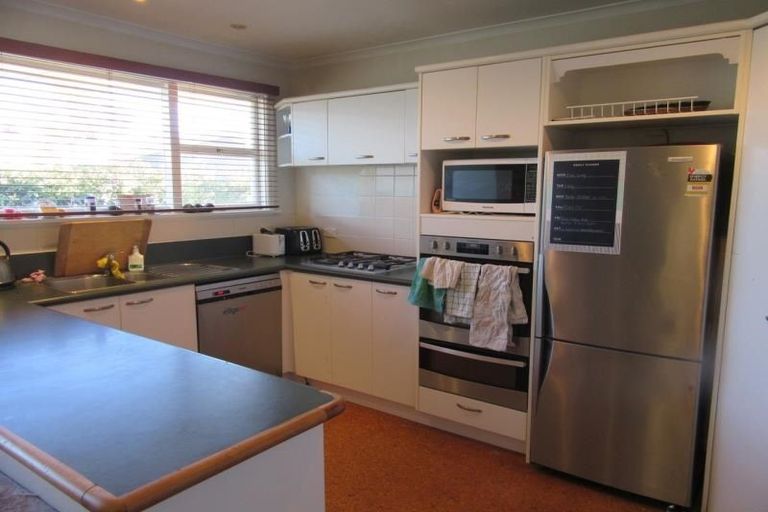 Photo of property in 10 Ilkley Place, Ilam, Christchurch, 8041