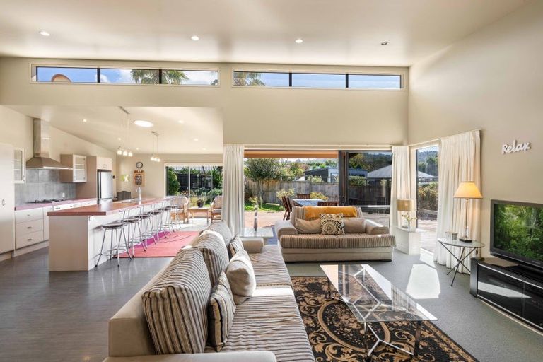 Photo of property in 10 Willow Grove, Tairua, 3508