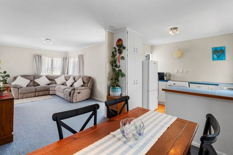 Photo of property in 2/4 Leven Lane, Totara Heights, Auckland, 2105