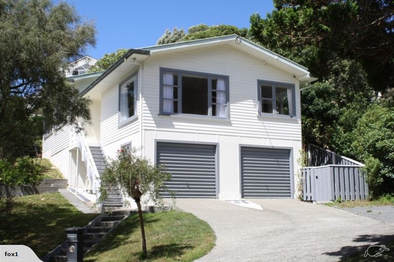 Photo of property in 10 Kamla Way, Khandallah, Wellington, 6035